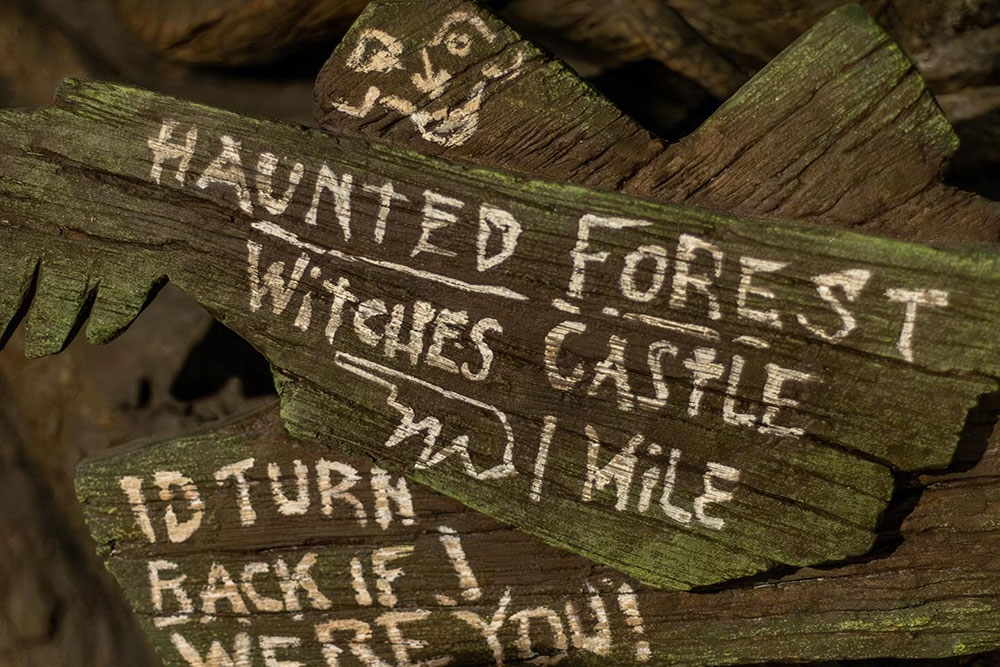 Signage at The Wizard of Oz Precinct Movie World