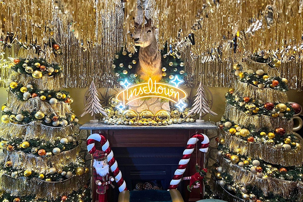Tinseltown Christmas Bar