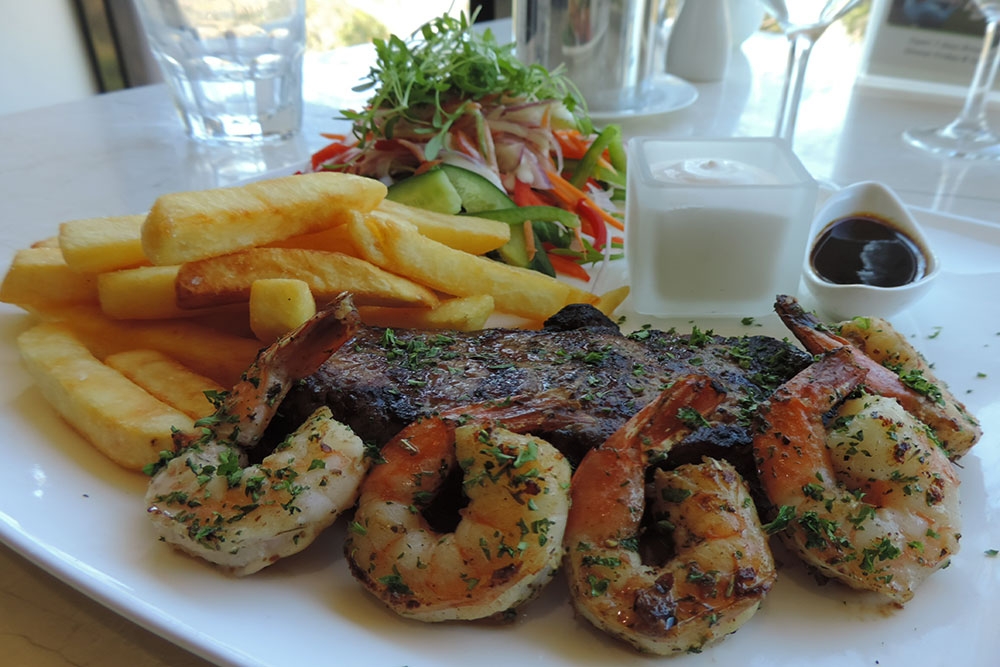 Picnic Point Cafe and Restaurant Toowoomba's surf and turf dish