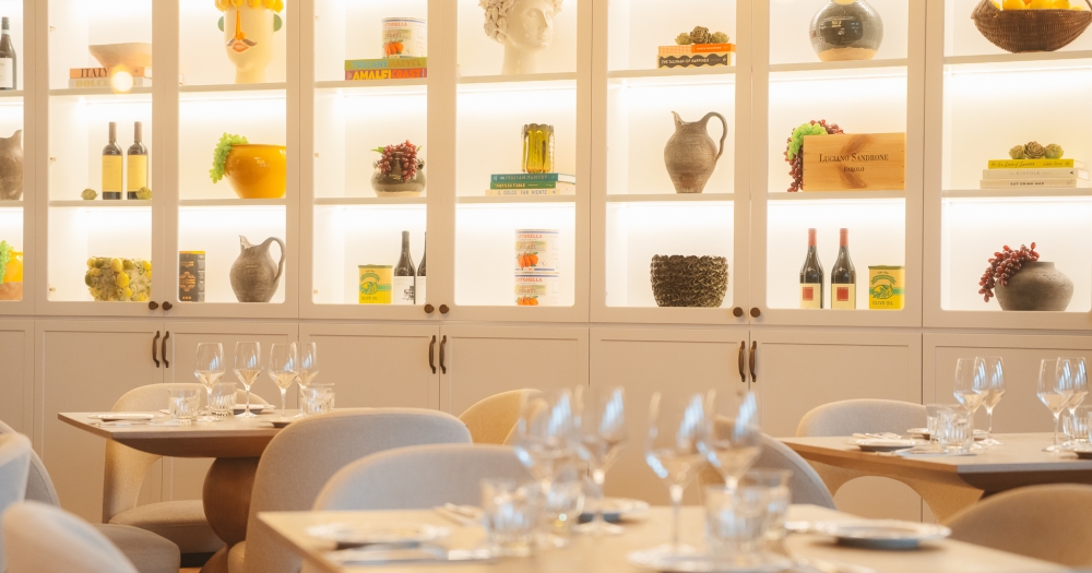 Interior of restaurant 