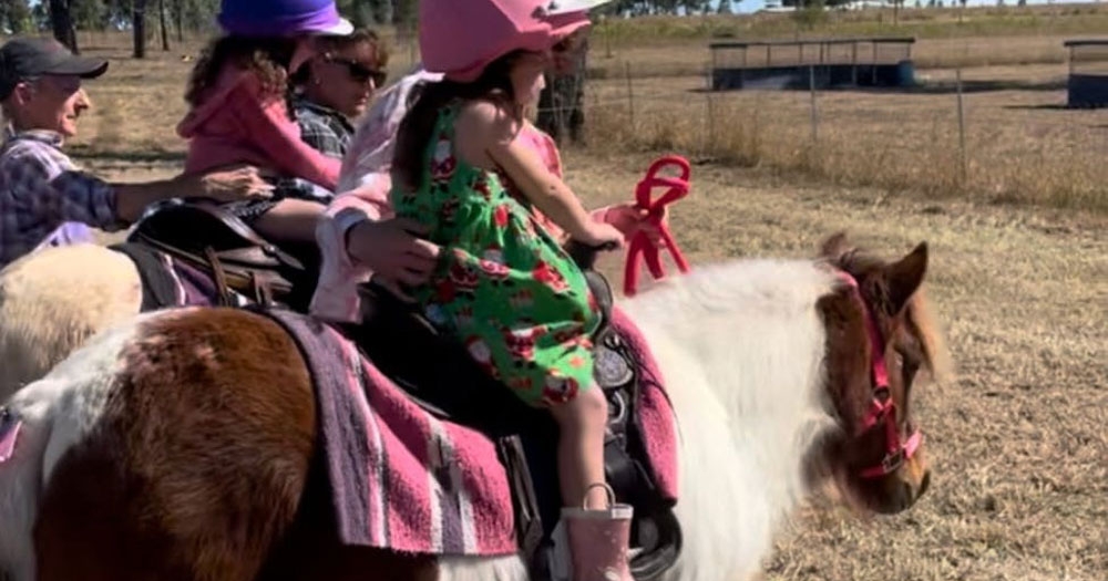 Kids horseriding at Moggill  Sunday Farm Day 